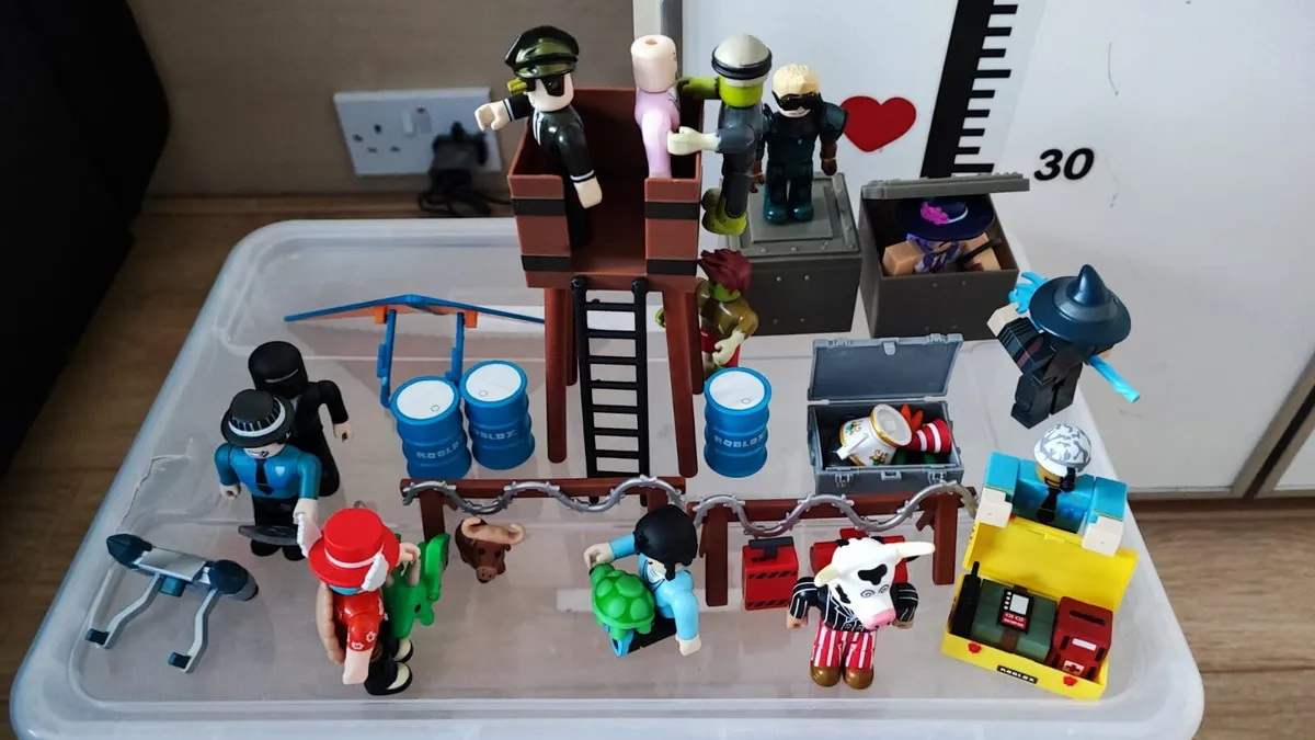Multiple Roblox toys sets - Image 3