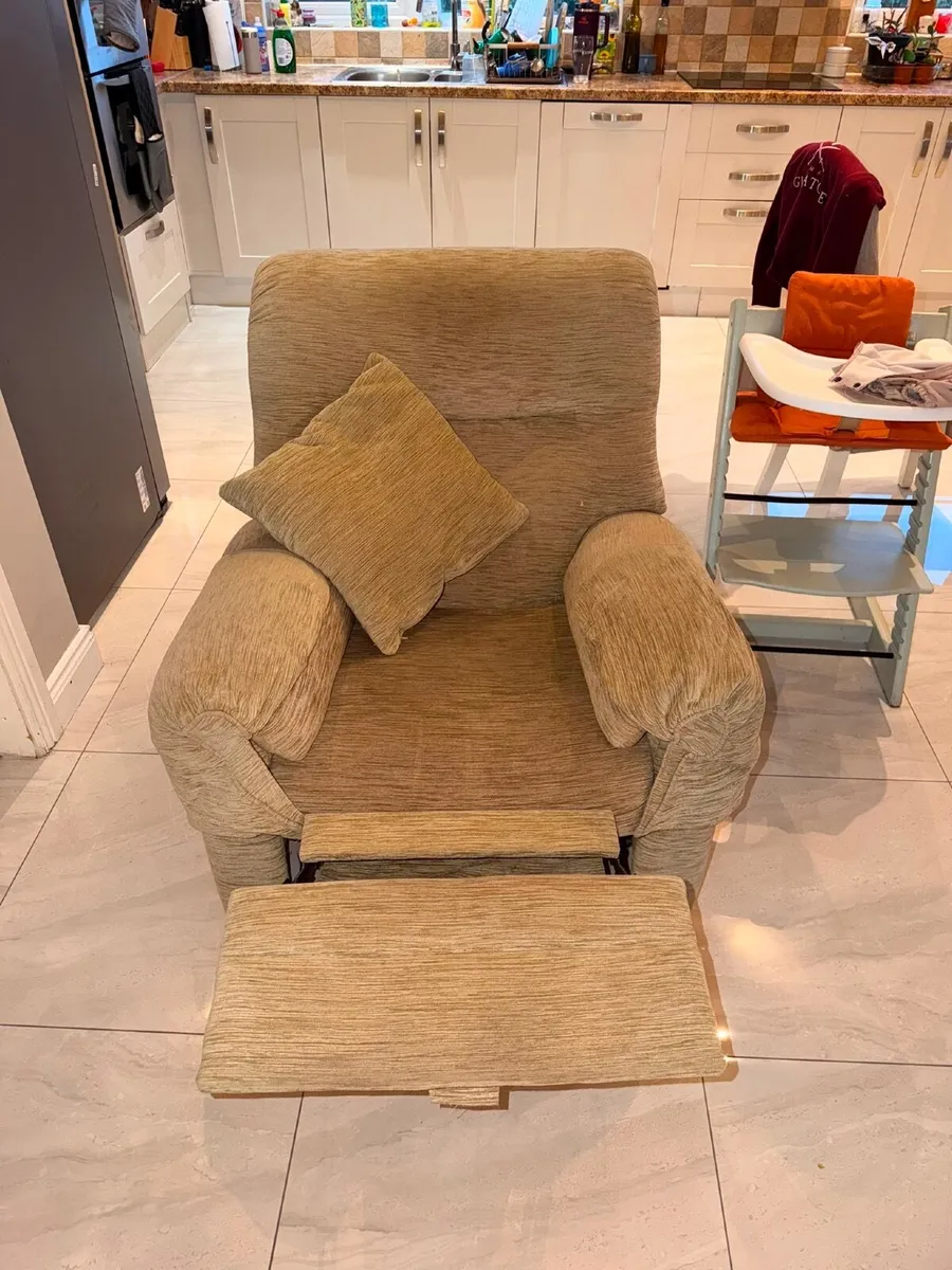 Parker Knoll Couch and two recliners - Image 2