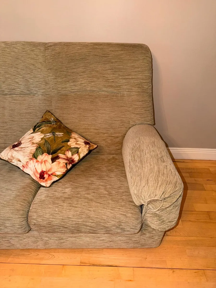 Parker Knoll Couch and two recliners - Image 4