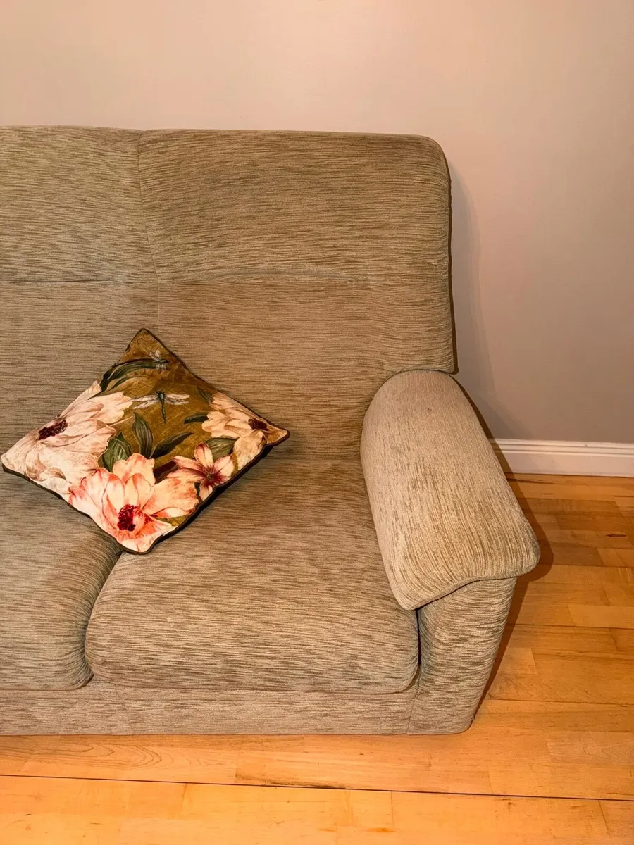 Parker Knoll Couch and two recliners - Image 3