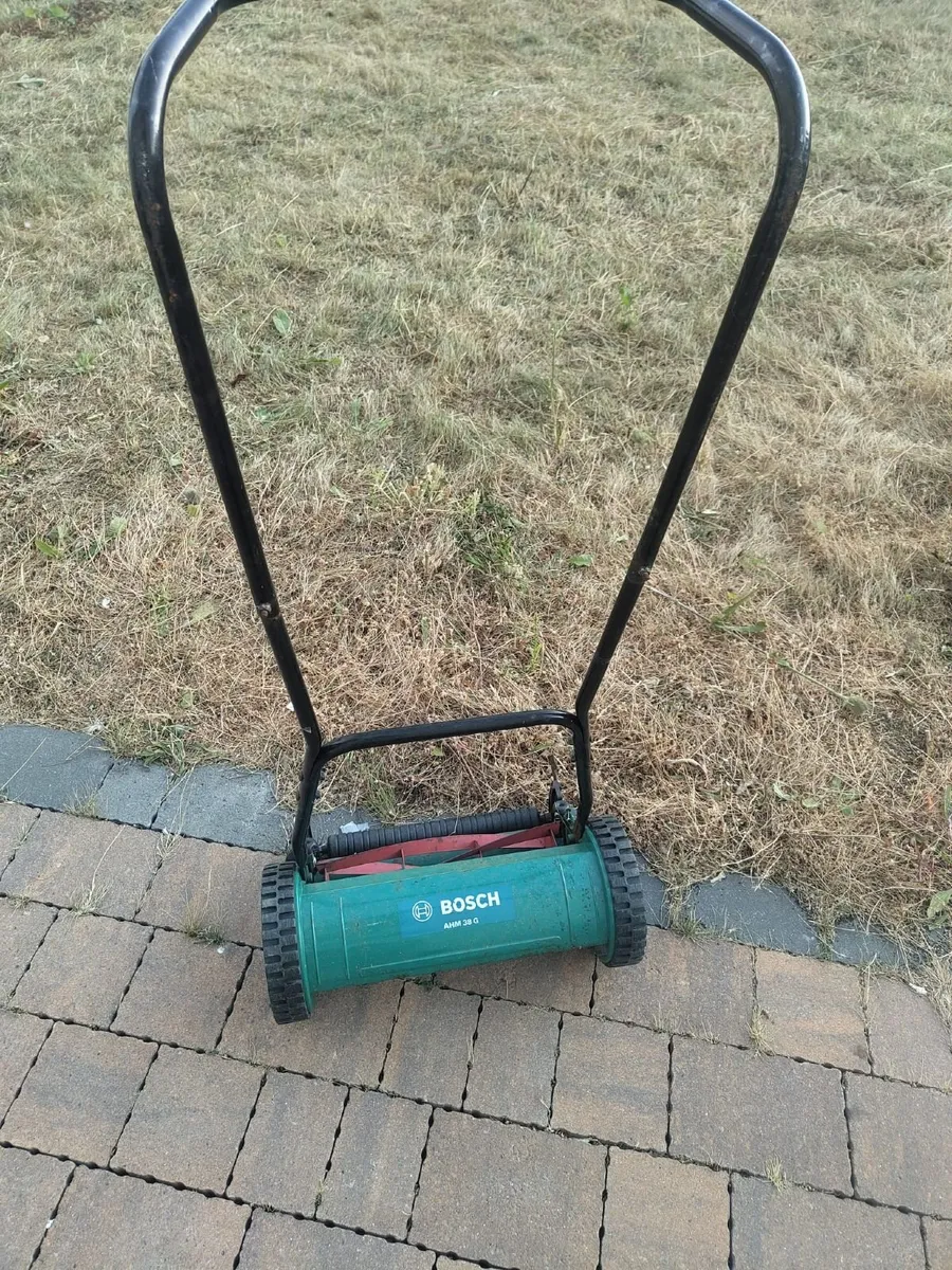 Bosch Manual Lawn Mower + Bosch Grass Box - Image 1