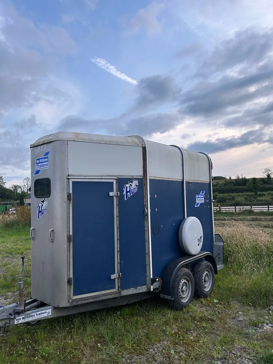 Horse box - Image 1
