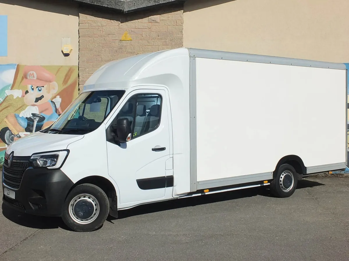 VB - 2023 Renault Master Luton Low Loader Van - Image 1