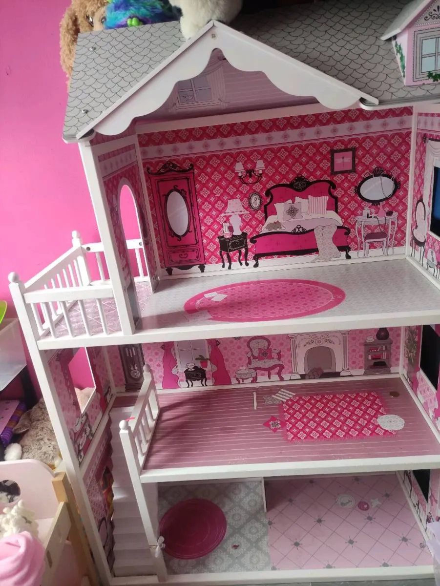 Doll house 3-storey - Image 1