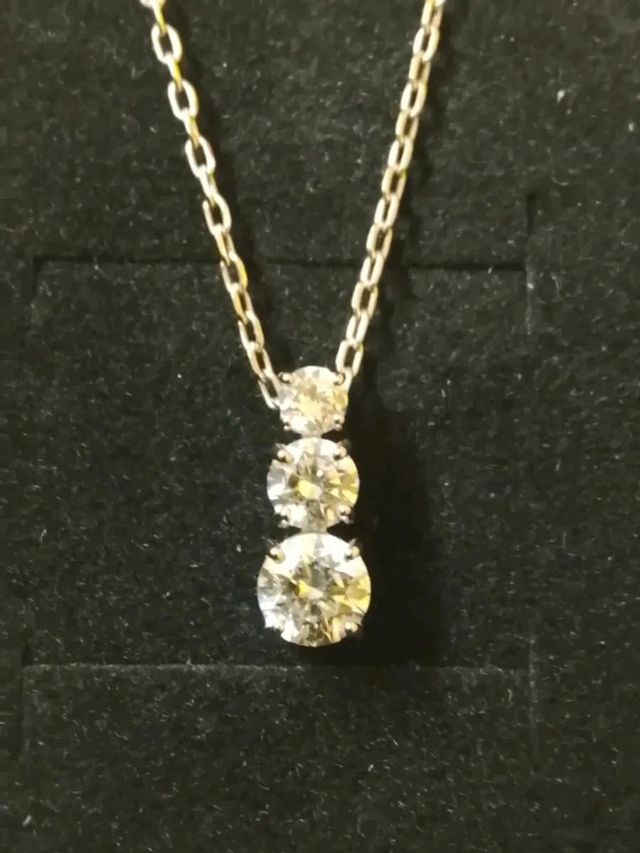 Silver Swarvoski pendant - Image 1
