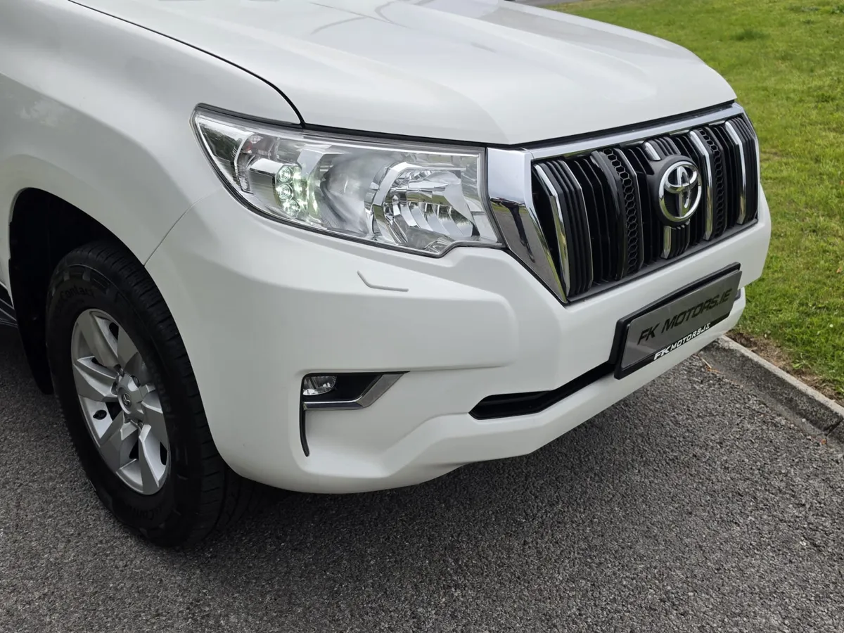 Toyota Land Cruiser 2019 including vat new doe - Image 4