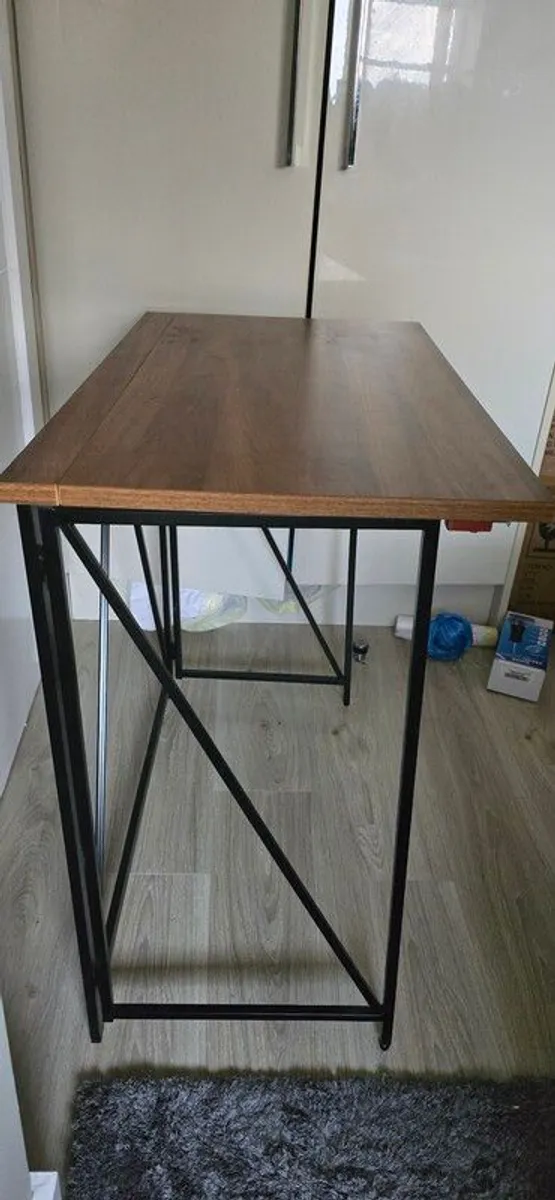 Foldable desk - Image 2
