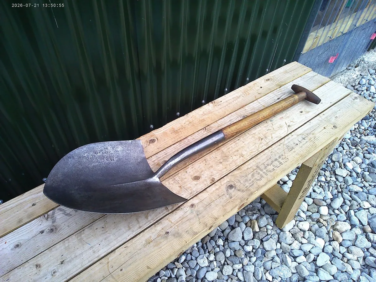 Shovel - Image 2