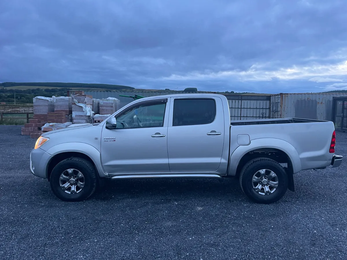 Toyota hilux 2009 “NEW DOE” - Image 3