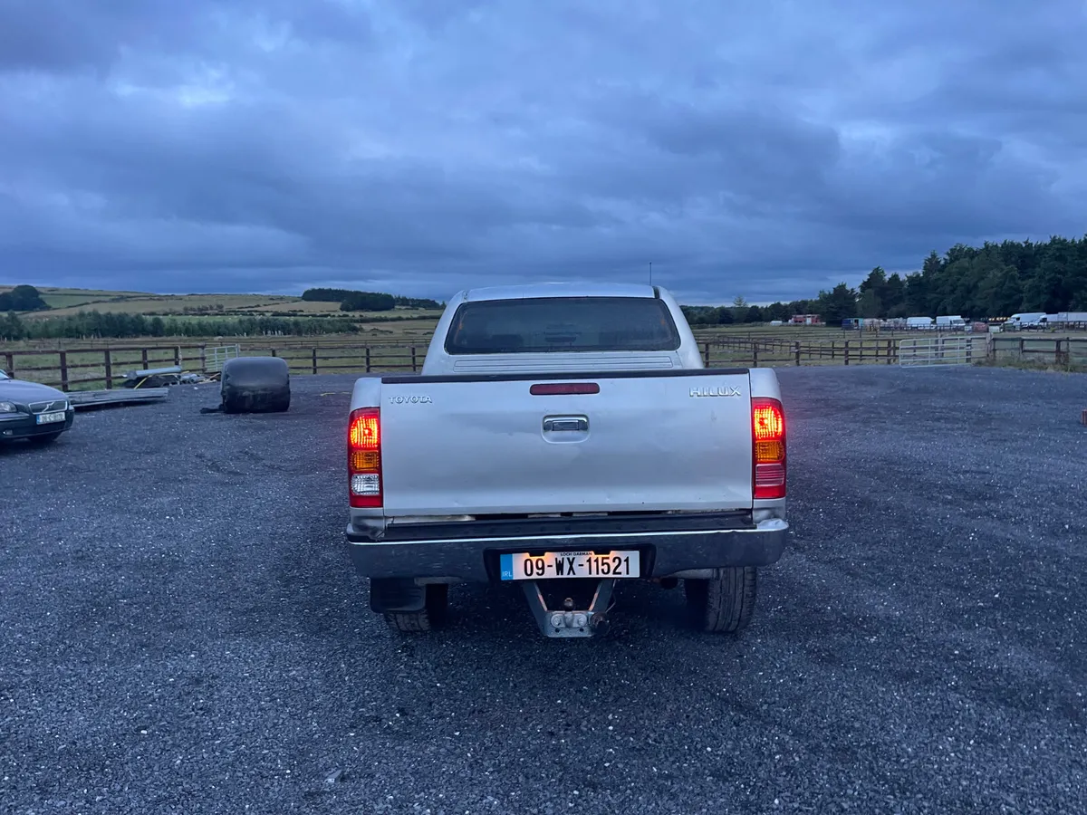 Toyota hilux 2009 “NEW DOE” - Image 4