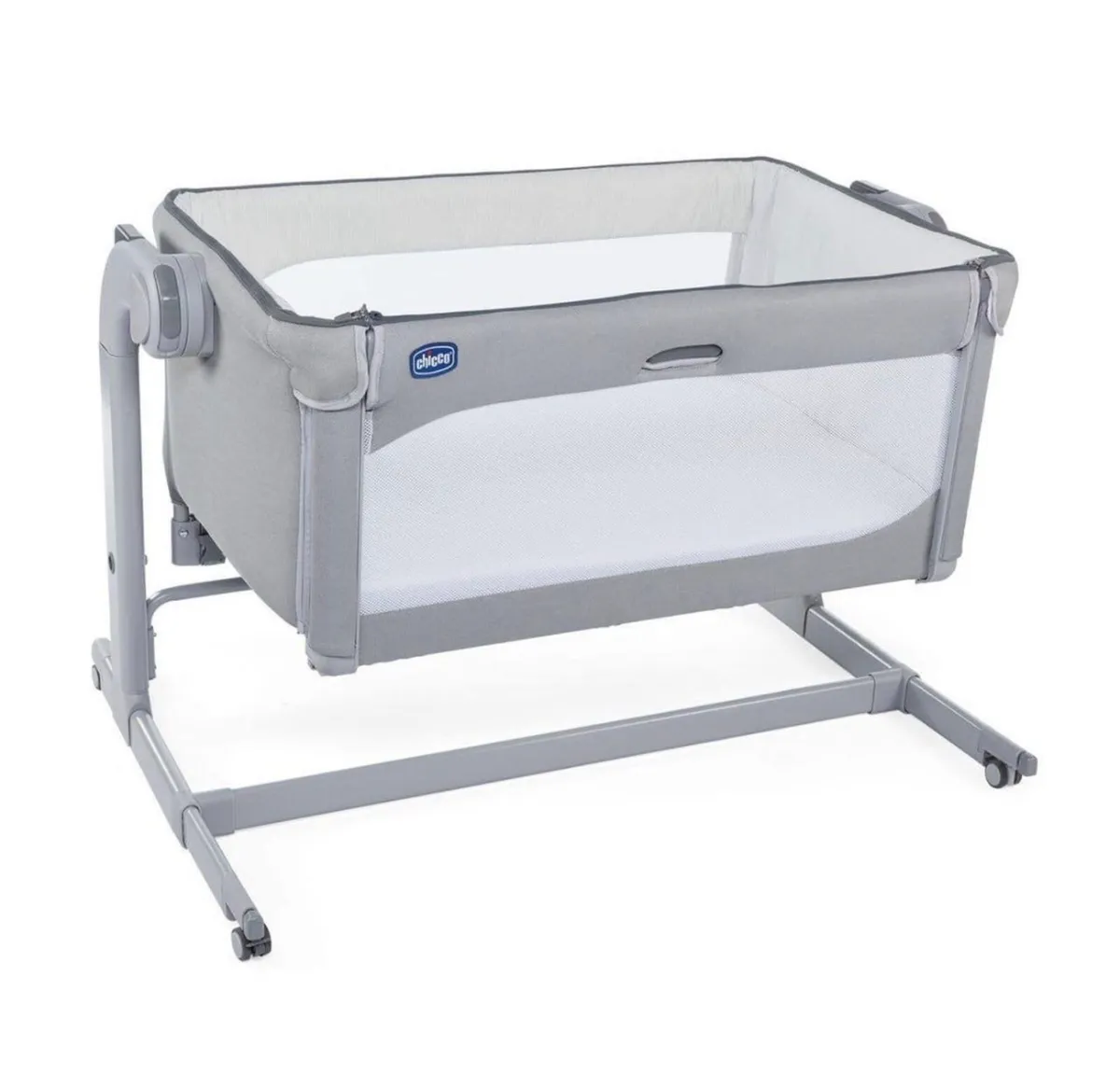 Chicco Next2Me Magic Bedside Crib - Image 1