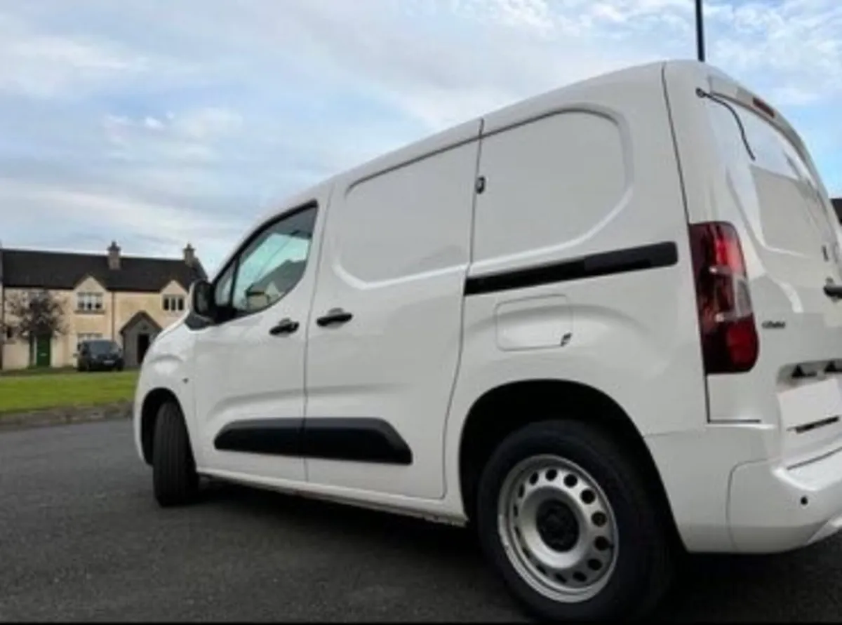 Vauxhall Combo 2300 Edition S - VAT Not Applicable - Image 3