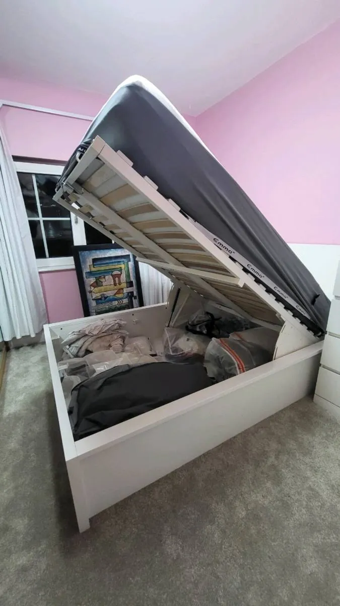 Bed - Image 3