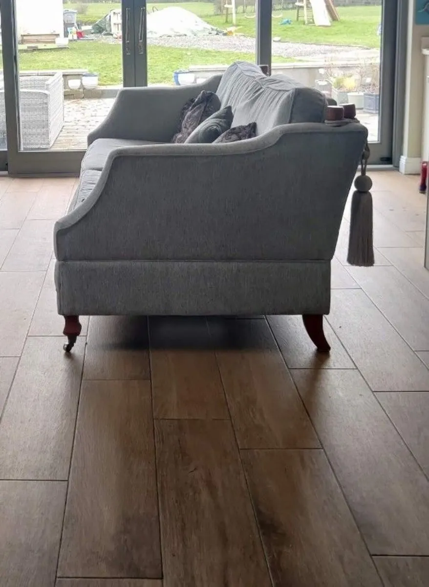 Couch - Image 2