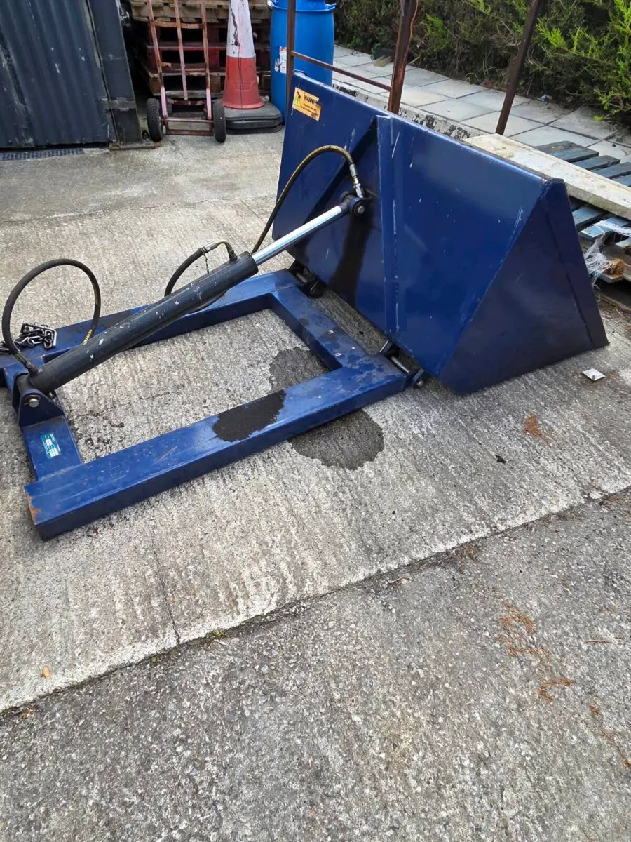 forklift  hydraulic bucket - Image 1