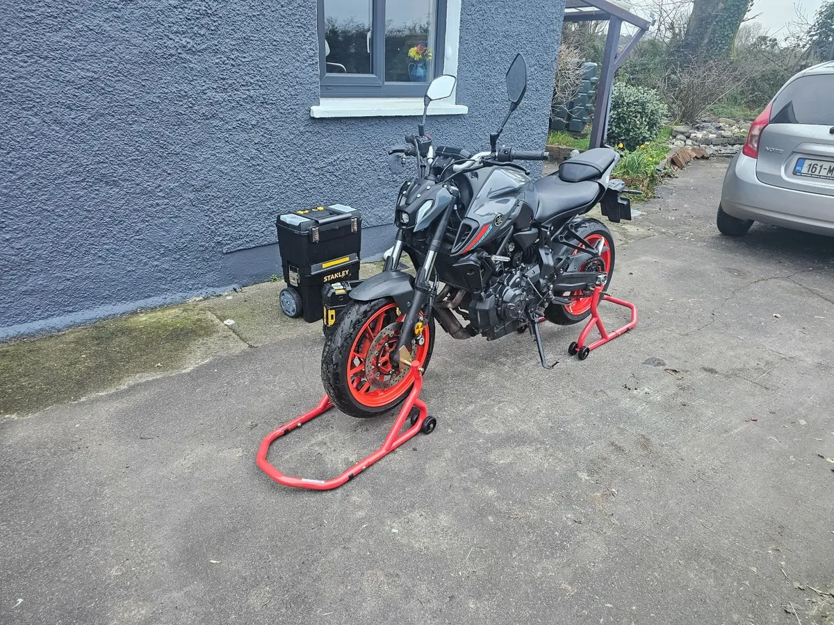 Yamaha MT07 : Fluo Storm - Image 4