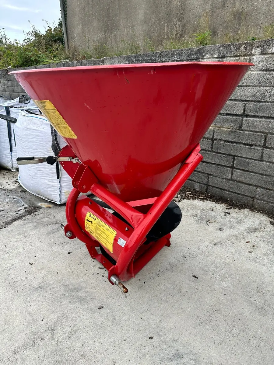 Cosmo Fertilizer Spreader - Image 2