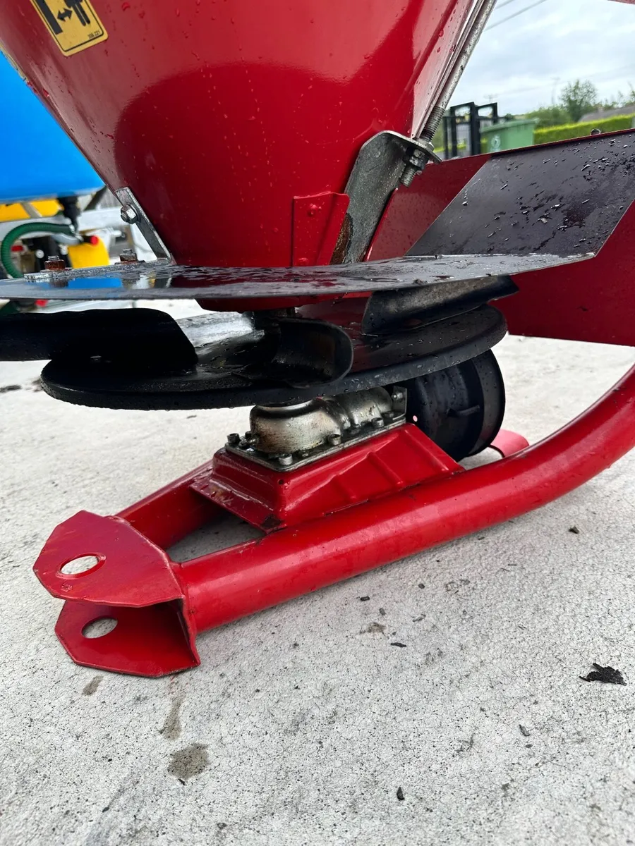 Cosmo Fertilizer Spreader - Image 4