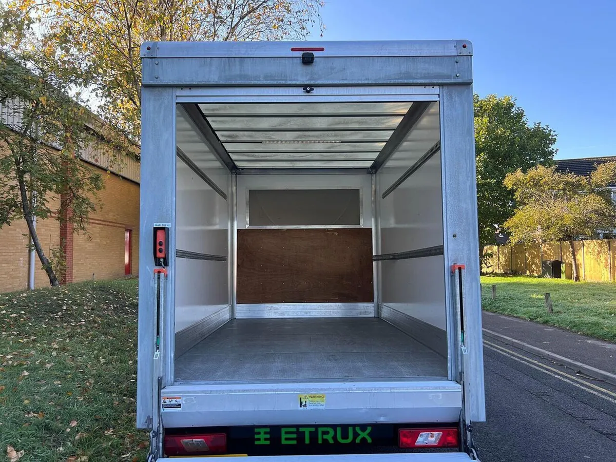 VB - 2022 Ford Transit Luton Box Van - Image 2