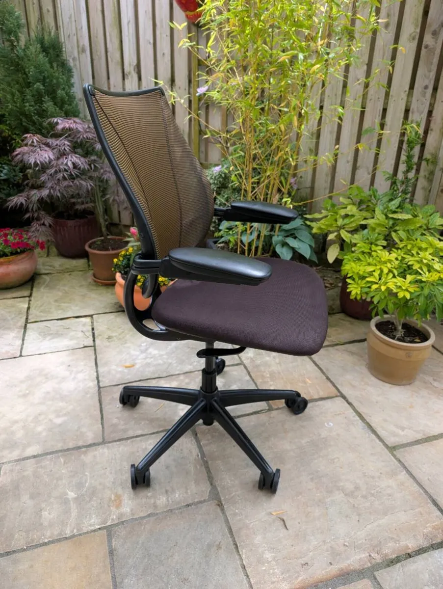 Ergonomic office chair - Image 4