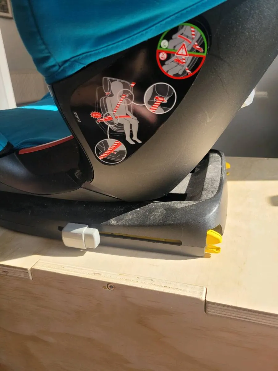Maxi-cosi infant isofix car seats 15-36kg - Image 3