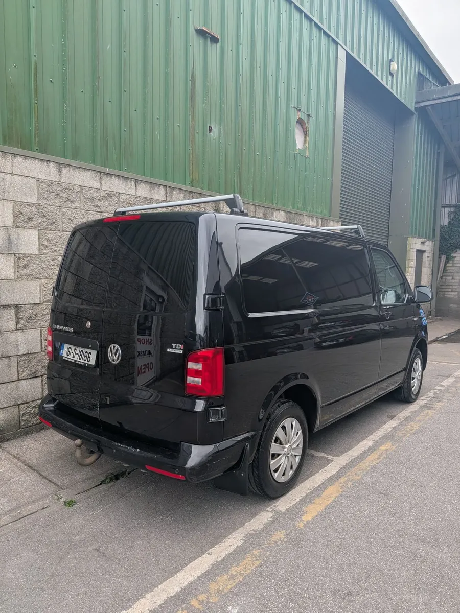 Volkswagen Transporter 2016 - Image 2