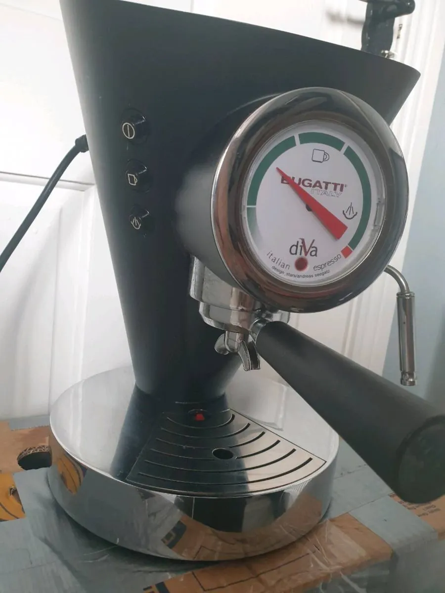 BUGATTI COFFEE MACHINE  RRP 1380 EUR - Image 3