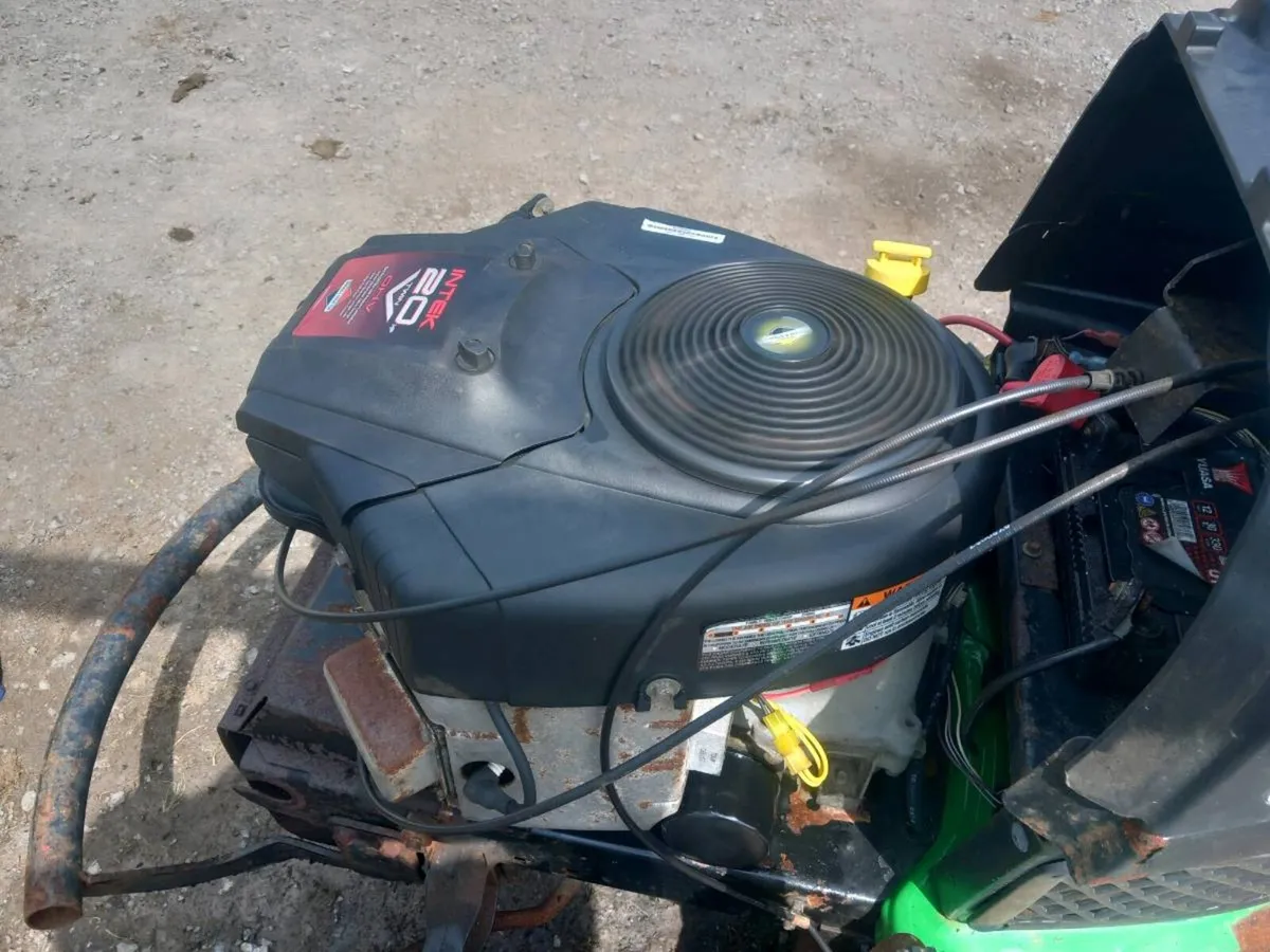 Briggs and Stratton engine for sale - Image 4