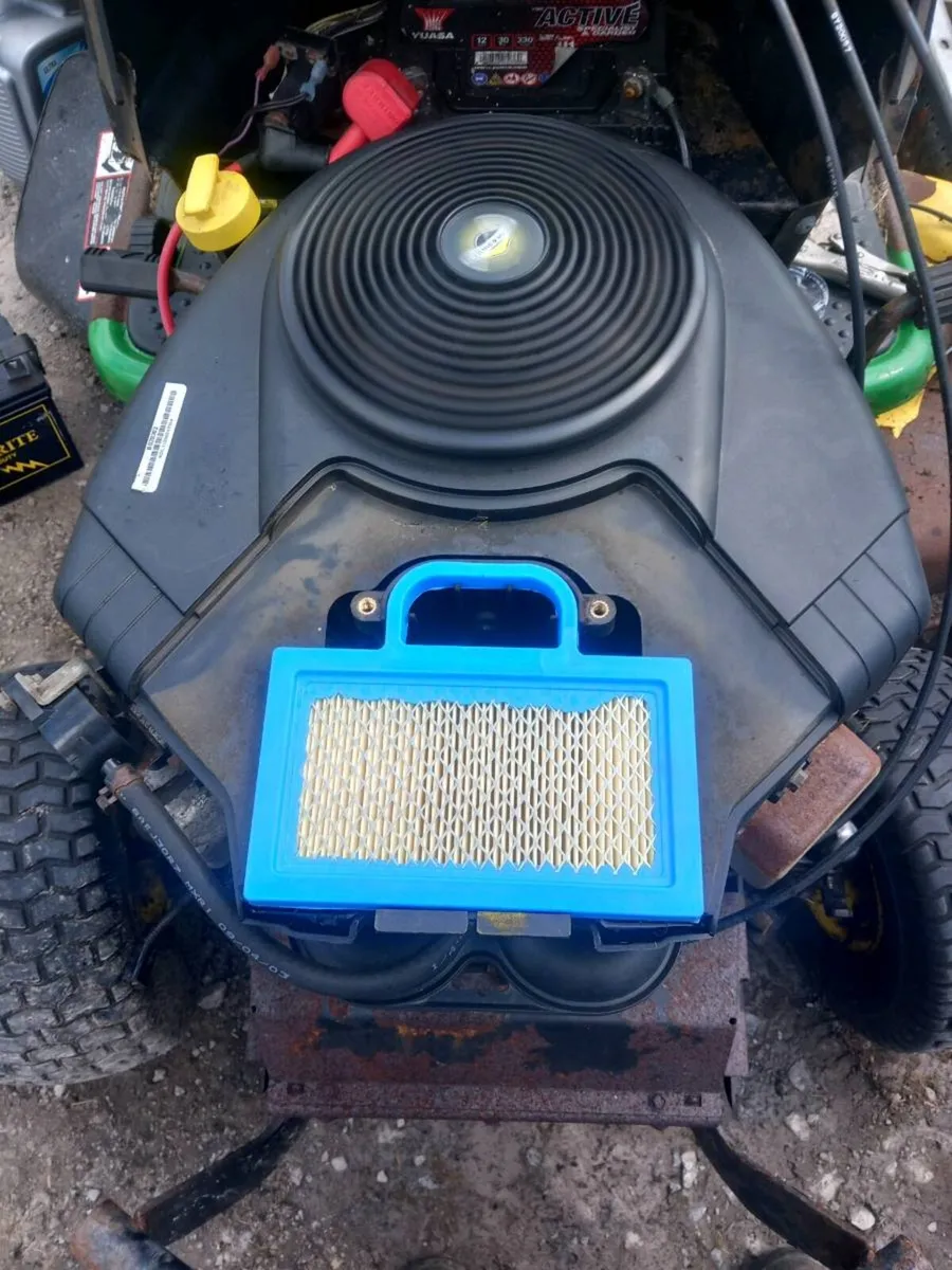 Briggs and Stratton engine for sale - Image 2