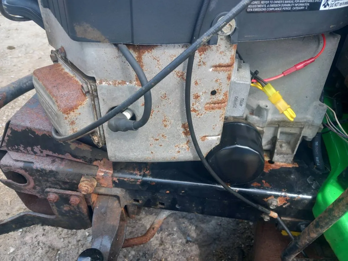 Briggs and Stratton engine for sale - Image 3