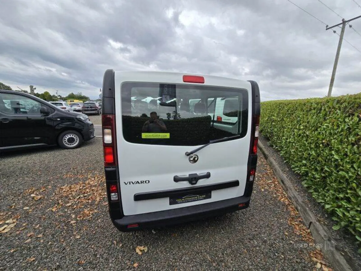 Vauxhall Vivaro 2900 Combi LWB Euro 6 - Image 4
