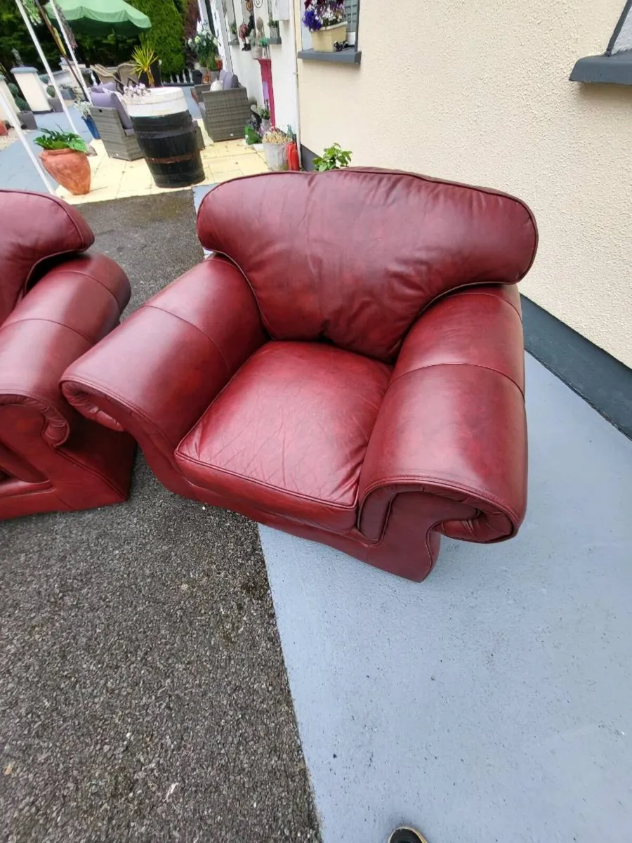 Superb leather suite - Image 3