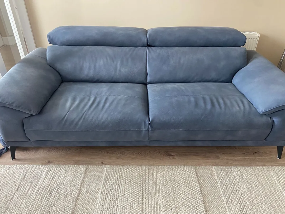 Couch - Image 2
