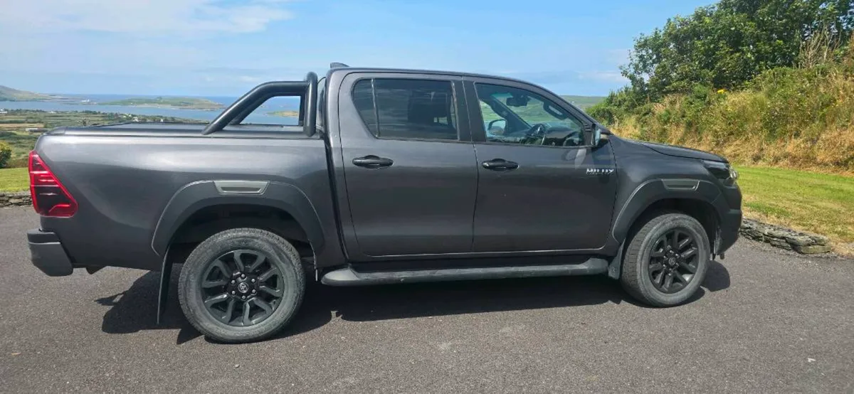 Toyota Hilux 231 - Image 1