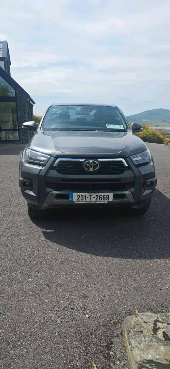 Toyota Hilux 231 - Image 2