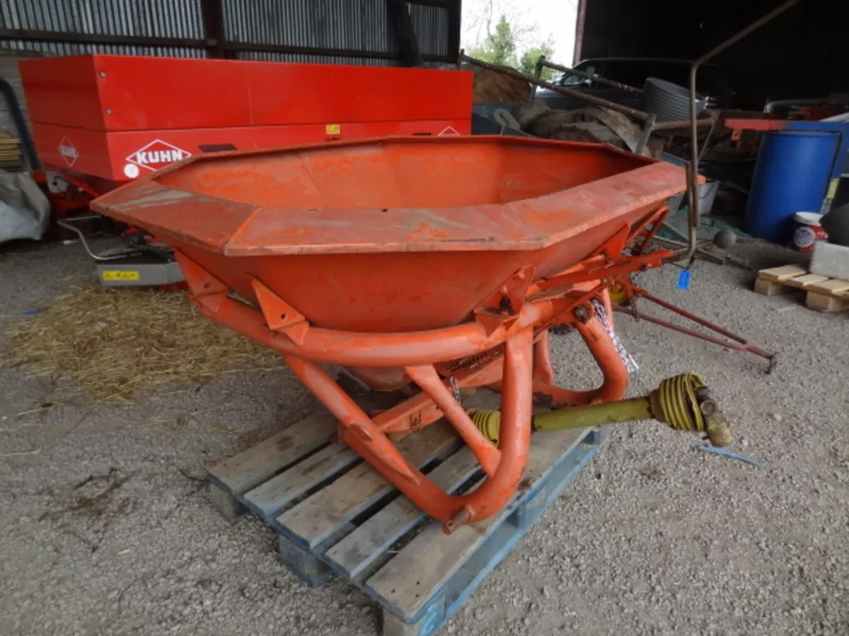 Amazone Fertiliser Spreader - Image 3