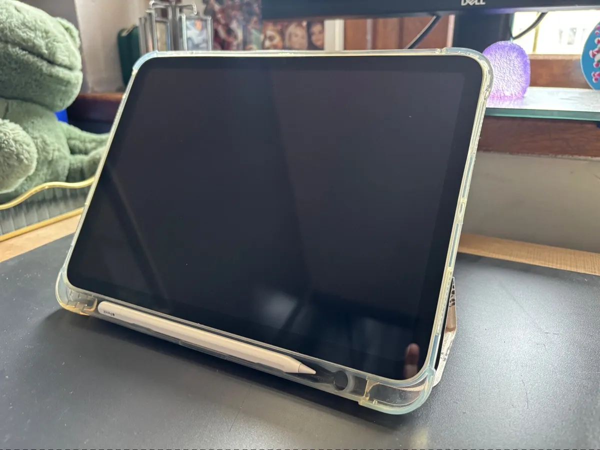 iPad (A16, 2025 11-inch Wi-Fi 126gb & Apple Pencil - Image 2