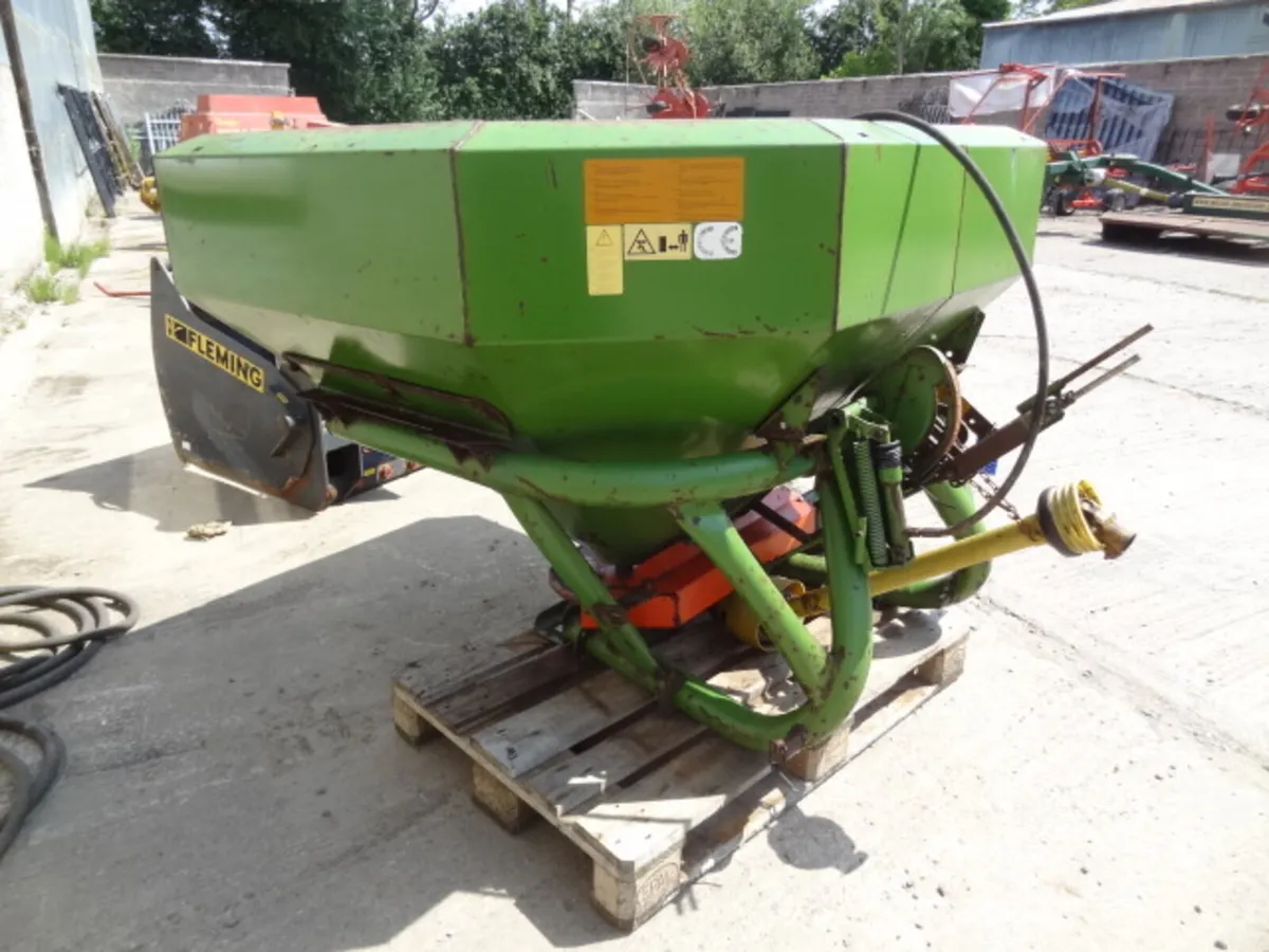 Amazone ZA-F 1204 Fertiliser Spreader - Image 3