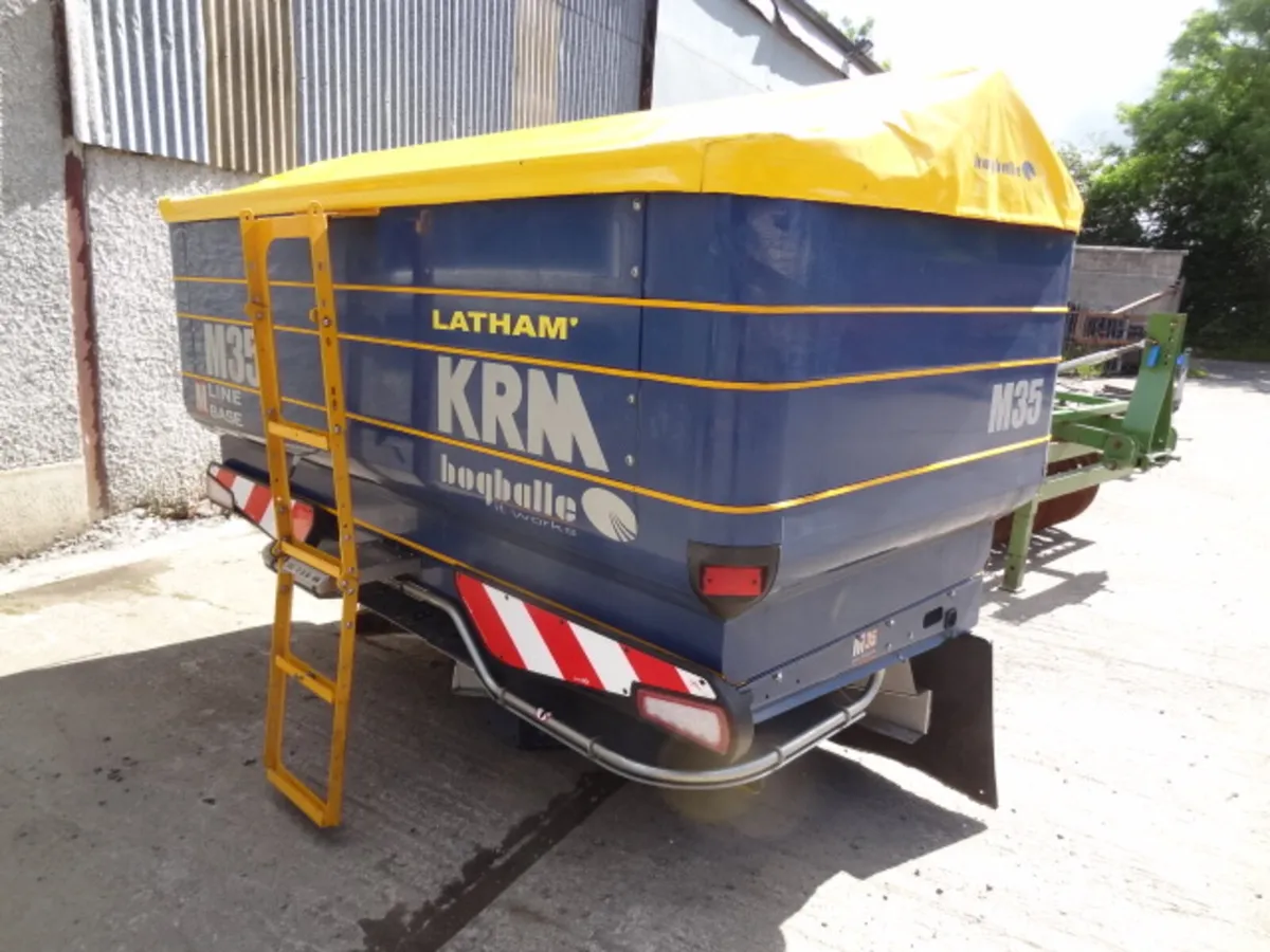 KRM Bogballe M35 Fertiliser Spreader - Image 3