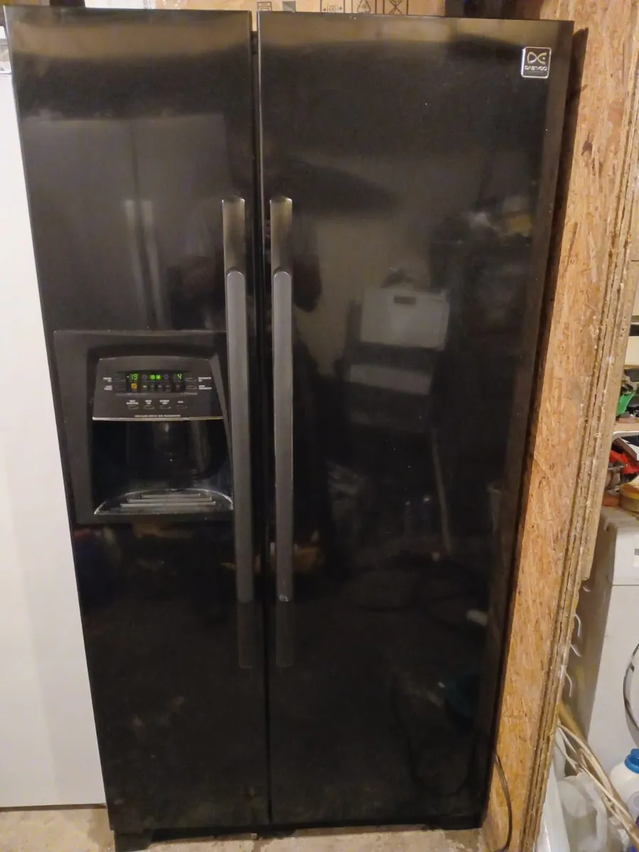 AMERICAN FRIDGE AND FREEZER FULL FROST FREE - Image 3