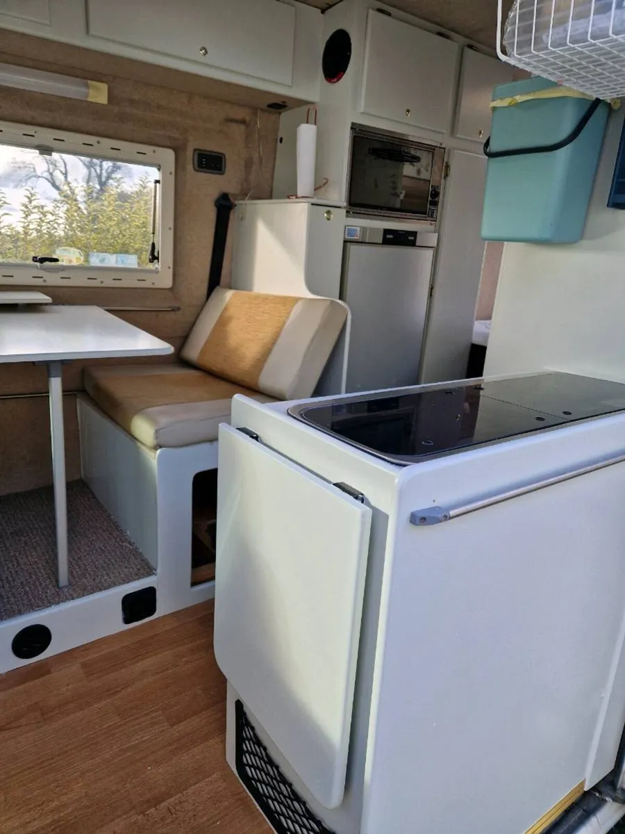 Camper Van - Image 4