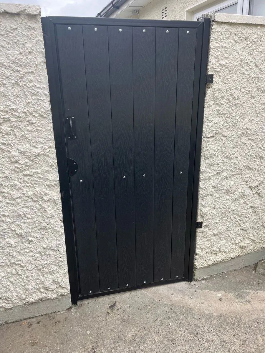 Steel frame side gates - Image 1