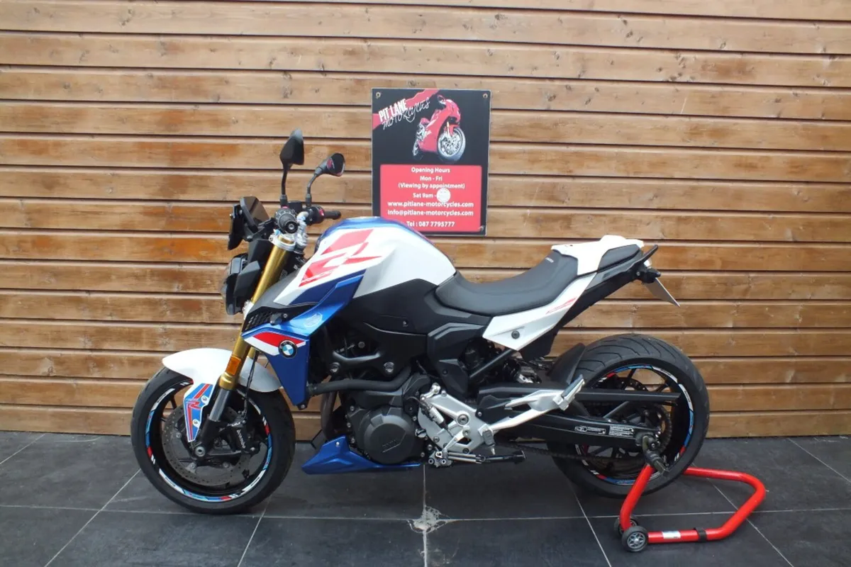 2024 BMW F900R Sport (Stunning) - Image 4