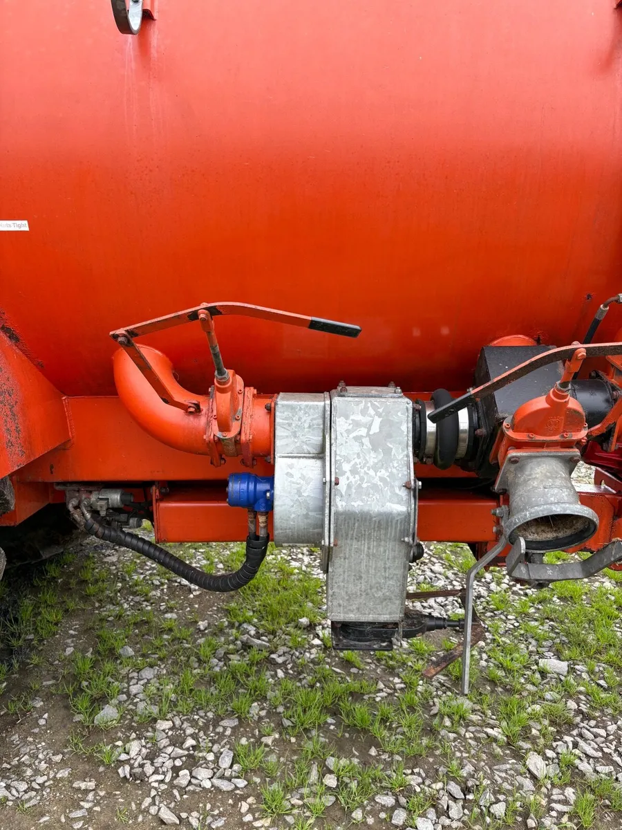 Slurry tanker - Image 4
