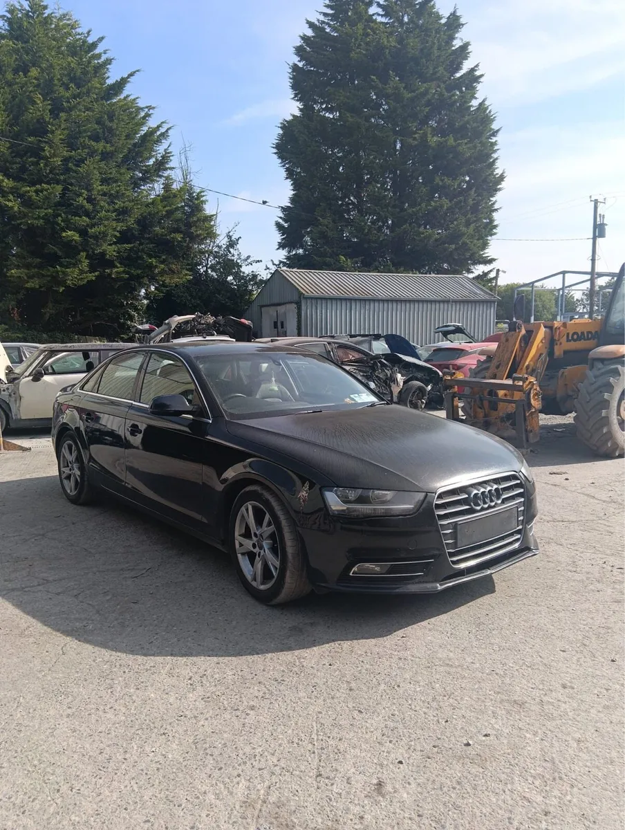 Breaking audi a4 2014 b8 2.0tdi cjcb nsx lz9y - Image 1