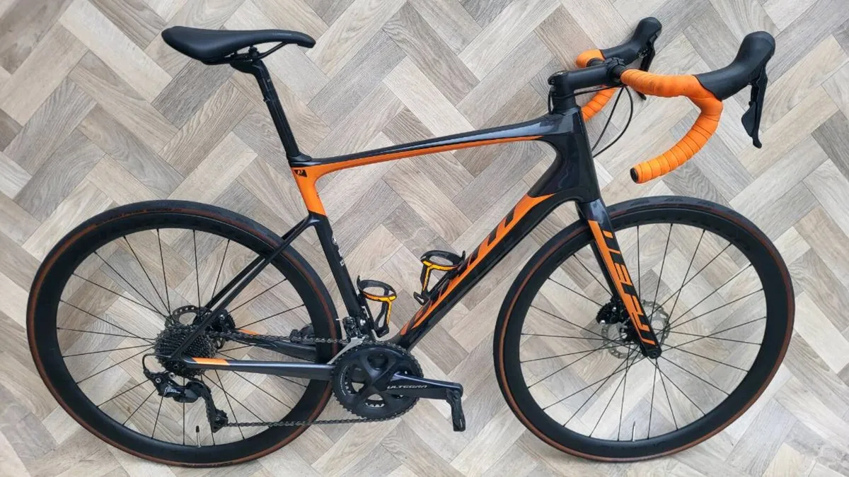 GIANT DEFY,  FULL CARBON - Image 1