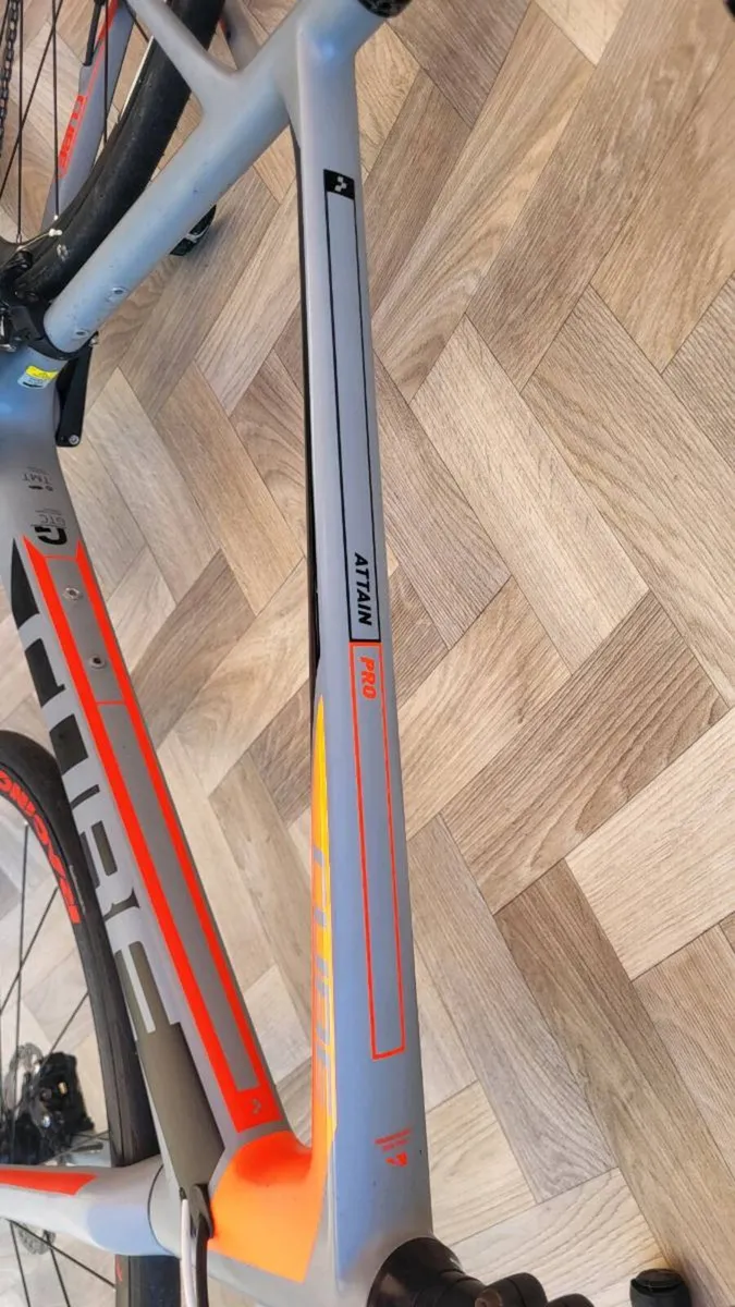 CUBE ATTAIN PRO,  FULL CARBON - Image 3
