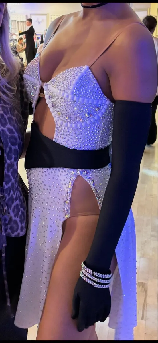 Latin dress - Image 1