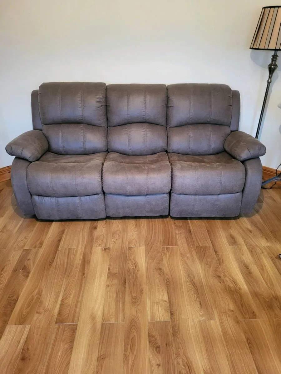 Couch - Image 2