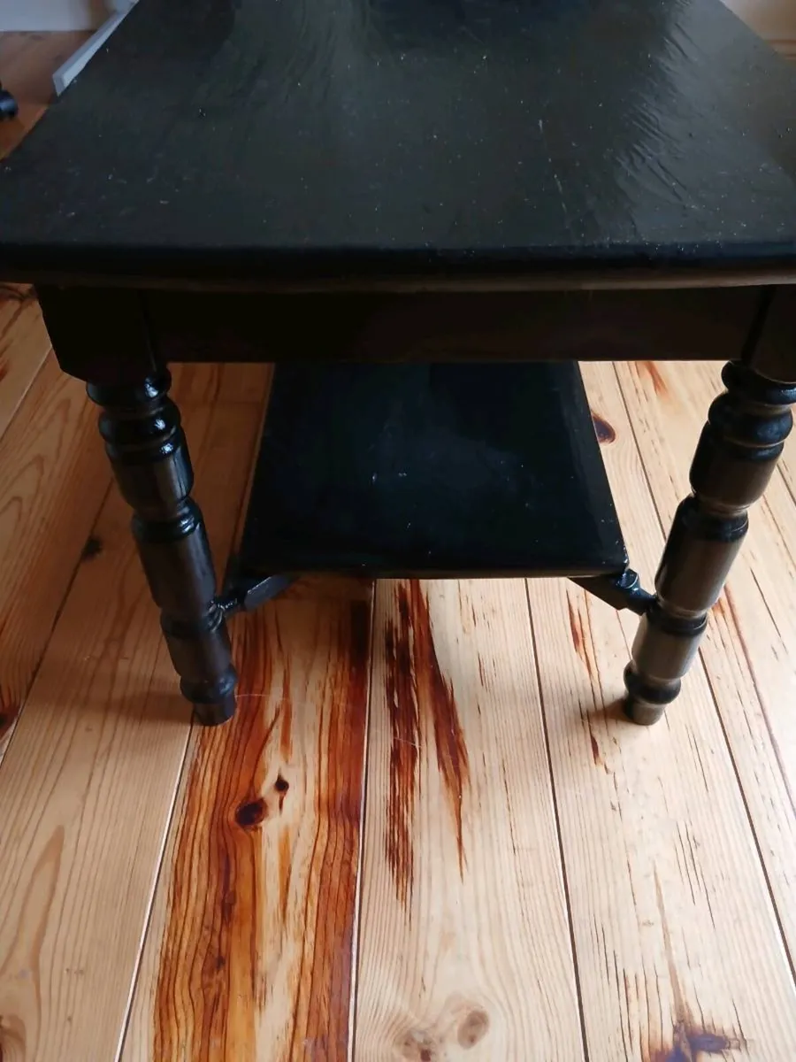 Coffee Table. Black. Used condition. - Image 3